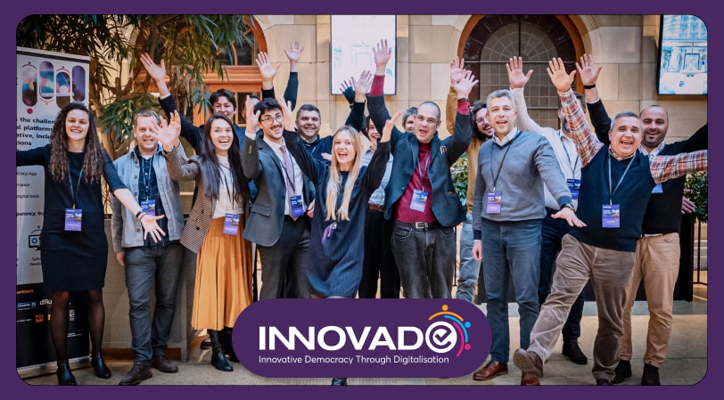 INNOVADE Kick-Off Meeting group picture with logo