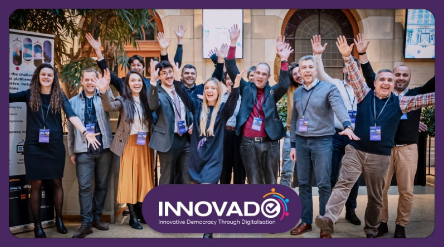 INNOVADE Kick-Off Meeting group picture with logo